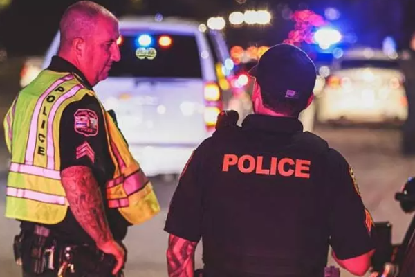 இரவு விருந்தில் இடம்பெற்ற துப்பாக்கிச்சூடு ; இருவர் பலி | Two Killed In Shooting At Night Party இரவு விருந்தில் இடம்பெற்ற துப்பாக்கிச்சூடு ; இருவர் பலி | Two Killed In Shooting At Night Party