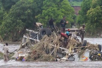 ஆப்பிரிக்க நாடுகளை கதிகலங்க வைத்த அனா புயல்:  77 பேர் பரிதாபமாக பலி