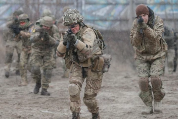 அதிகரிக்கும் போர் பதற்றம்; இராணுவச் சட்டம் பிரகடனம் செய்த உக்ரைன்!