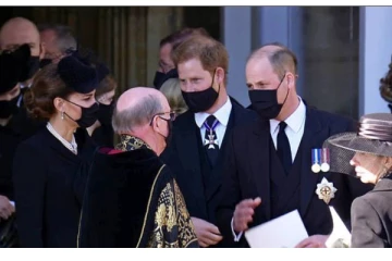 தாத்தாவின் இறுதிச்சடங்கில் இளவரசர் வில்லியமும் ஹரியும் இணைந்த அந்த பொக்கிஷ தருணம்... பெருமகிழ்ச்சியை ஏற்படுத்தியுள்ள அந்த வீடியோ