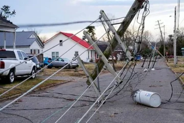 அமெரிக்காவின் பலத்த சூறாவளிக்கு நூற்றுக்கும் அதிகமானோர் பலி