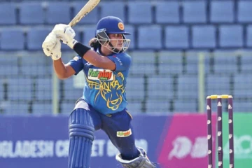 ஐ.சி.சியின் துடுப்பாட்ட தர வரிசையில் முதலிடம் பிடித்த இலங்கை வீராங்கனை..!