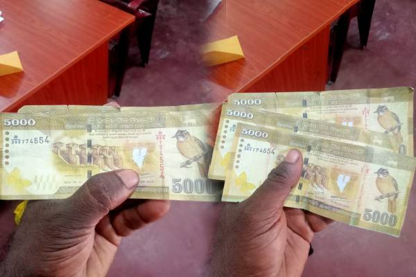 போலி நாணயத்தாள்களுடன் இளைஞர்கள் இருவர் கைது | Two Youths Arrested With Fake Currency Notes