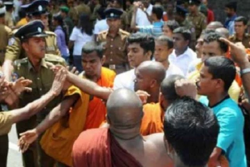 "ரவுடித்தனம் செய்வது பௌத்த பிக்குகளே" - கடும்தொனியில் கண்டனம்..!