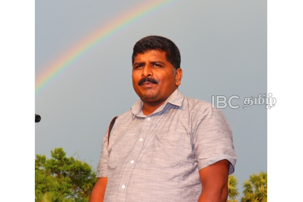 முல்லை ஊடகவியலாளர் மீது தொடுத்த வழக்கு - கடற்படை புலனாய்வாளருக்கு அழைப்பாணை! | Mullaitivu Court Announcement To Mullai Journalist