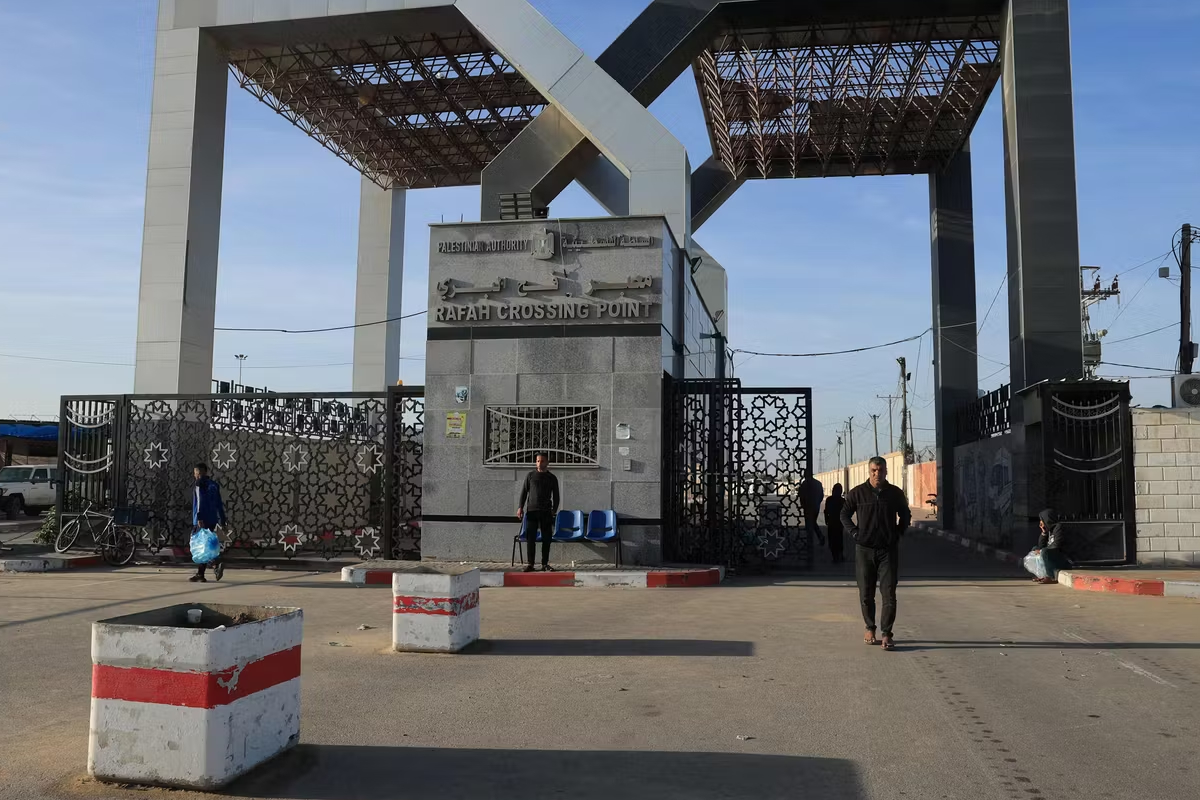 தெற்கு காசாவில் ரஃபா எல்லை திறப்பு | Rafah Border Crossing Opens In Southern Gaza