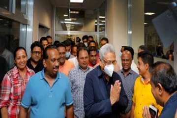 நாடு திரும்பிய கோட்டாபயவை வரவேற்க ஓடோடிச்சென்ற எம்.பிக்கள்  இவர்கள்தான்! (Photos)