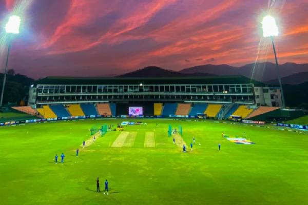 டி20 உலகக்கோப்பை! ஆள்மாறாட்டம் செய்து மைதானத்திற்குள் நுழைந்த நபரால் குழப்பம் | Young Man Was Arrested Pallekele Playground