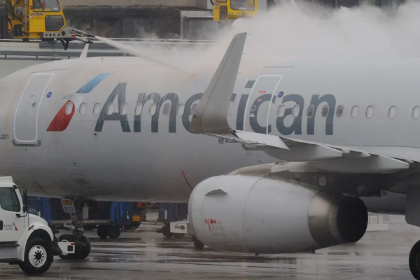 அமெரிக்காவில் அதிதீவிர பனிப்புயல்; 1500 விமானப் பயணங்கள் இரத்து | Severe Snowstorm In The Us 1500 Flights Cancelled