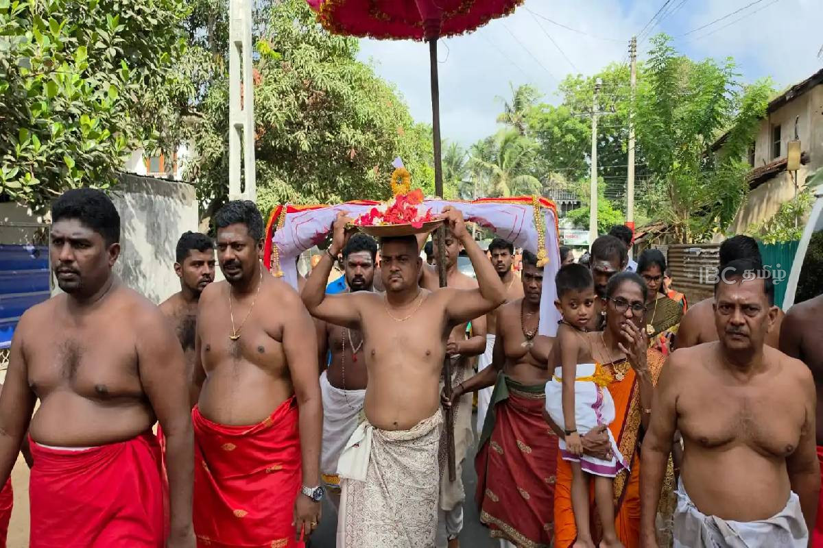 நாளை கொடியேற்றம் : இன்று கொண்டு வரப்பட்டது நல்லூரான் கொடிச்சீலை | Nallur Kovil Festivel