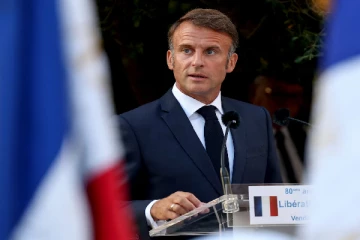 செனேகல் படுகொலைகளை ஒப்புக்கொண்ட பிரான்ஸ் அதிபர்