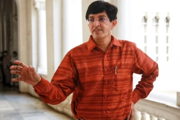 சுகாதாரத்துறை செயலாளர் ராதாகிருஷ்ணன் அதிரடி இடமாற்றம்..!