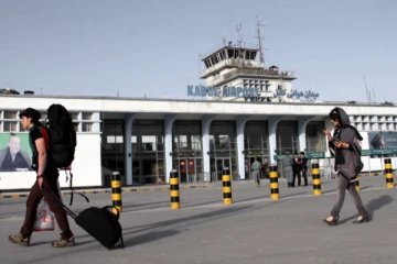 காபூல் விமான நிலையத்தை மூடி சீல் வைத்த தலிபான்கள்!