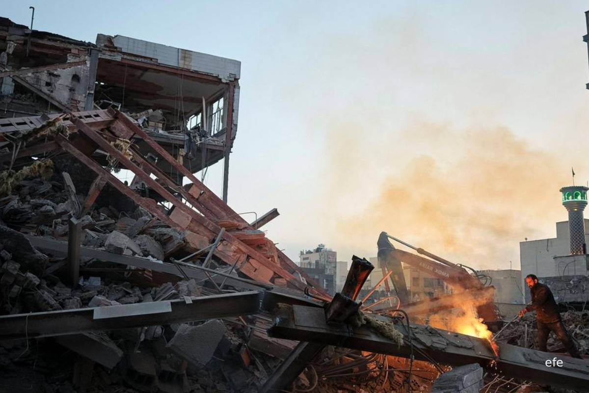 ஈரான் தொடர்பில் பிரித்தானியாவின் முடிவை மீண்டும் கடுமையாகச் சாடிய ட்ரம்ப் | Trump Slams Uk After Starmer Agrees