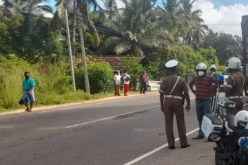 திருகோணமலையில் நேருக்கு நேர் மோதிய மோட்டார் சைக்கிள்கள்! மூவருக்கு நேர்ந்த நிலை