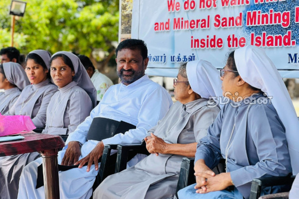 மன்னாரில் காற்றாலைக்கு எதிராக தொடரும் போராட்டம்: பொலிஸாருடன் முரண்பாடு | Protest Against Wind Farm Continues In Mannar
