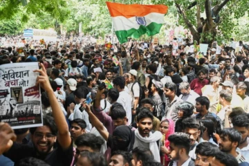 විභාග අක්‍රමිකතා විරෝධතා අවසන් - ඉල්ලීම්වලට රජය එකඟ වූ බව විරෝධතාකරුවන් පවසයි