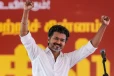 ඉන්දියානූ රසිකයන් දහසක් දෙනා බලන් සිටි සුබ මොහොත මෙන්න - තලපති විජේ මහ ඇමති ලෙස දිවුරුම් දෙයි
