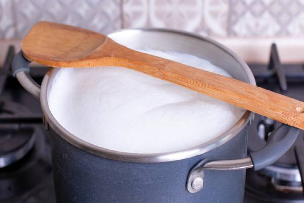 பால் பொங்குவது எதனால் ? அறிவியல் காரணம் தெரியுமா? | What Causes Milk To Curdle