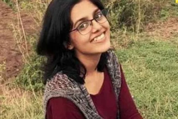 எந்த பயிற்சியும் இல்லாமல் UPSC தேர்வில் தேர்ச்சி பெற்ற விவசாயியின் மகள்