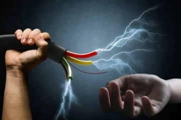 செப்பு கம்பியை அறுக்கச் சென்ற மின்சாரம் தாக்கி பலி