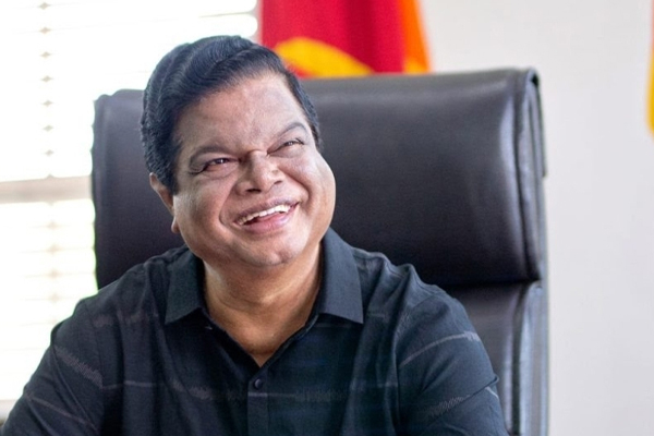 இறுதி தவணைக்குள் பாடசாலை மாணவர்களுக்கு சீருடை   வழங்க யோசனை | Provide Uniform Cloth To The Final Term
