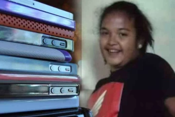 உடலில் 26 தொலைபேசிகள் ; பலியான 20 வயது இளம்பெண்