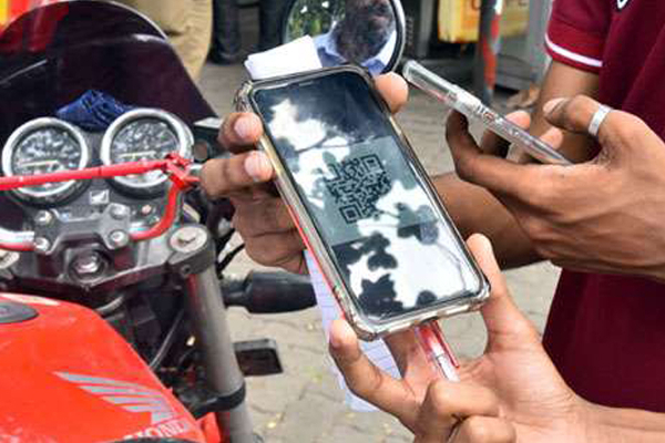 எரிபொருள் விநியோகம் தொடர்பில் அமைச்சர் வெளியிட்ட தகவல்! - ஐபிசி தமிழ்