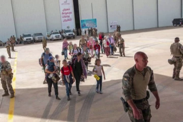 சூடானில் சிக்கிய 5 இந்தியர்கள் உட்பட 388 பேரை மீட்ட பிரான்ஸ்!