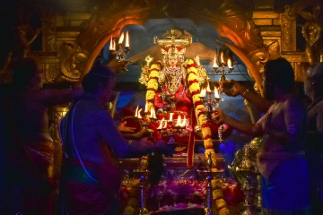 நாடளாவிய ரீதியில் புதுவருடத்தை முன்னிட்டு இடம்பெற்ற விசேட பூஜை வழிபாடுகள்