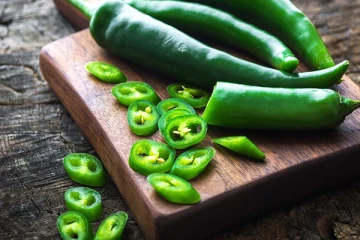 பச்சை மிளகாயை உட்கொள்வதால் கிடைக்கும் ஆரோக்கிய நன்மைகள் என்ன தெரியுமா?