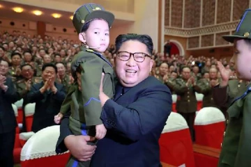 துப்பாக்கி, வெடிகுண்டு என பிள்ளைகளுக்கு பெயர் சூட்டுங்கள்: நாட்டு மக்களுக்கு கிம் ஜோங் ஆணை