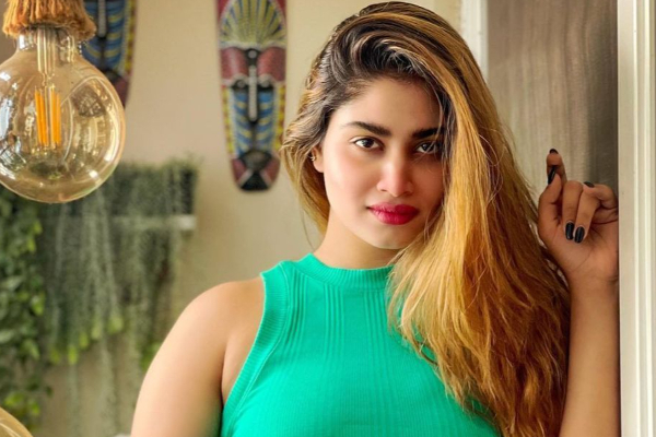 நடிக்க வருவதற்கு முன் நடிகை ஷிவானி எப்படி இருக்கிறார் பாருங்க.. ஷாக்கிங் புகைப்படம் | Shivani Narayanan Look In Before Acting