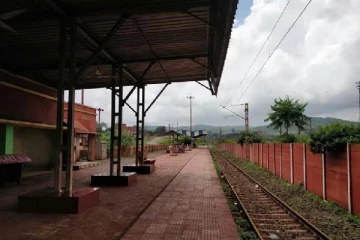 ஒரே ஒரு நடைமேடை - இந்தியாவின் மிகச்சிறிய ரயில் நிலையம் இதுதான்