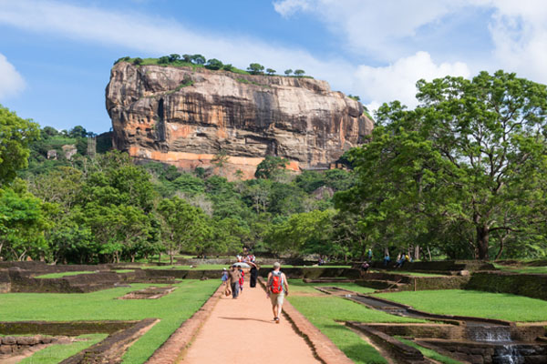 சுற்றுலாப் பயணிகளின் எண்ணிக்கை அதிகரிப்பு | Increasing Number Of Tourists