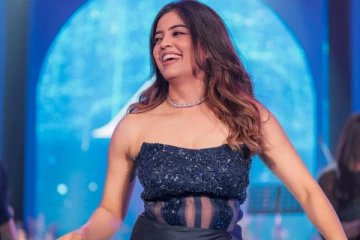 ஹோம்லியாக இருந்த நடிகை அமிர்தா ஐயரா இப்படி.. கிளாமர் போட்டோஷூட் ஸ்டில்கள்