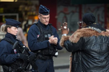 பிரான்ஸில் மகனை துப்பாக்கியால் சுட்ட தந்தையால் பரபரப்பு!