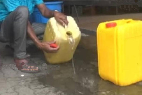 கள்ள சந்தையில் எரிபொருள் வாங்க ஆசைப்பட்ட மூவருக்கு நேர்ந்த கதி! | Kilinochchi Counterfeit Market Three Person Fuel