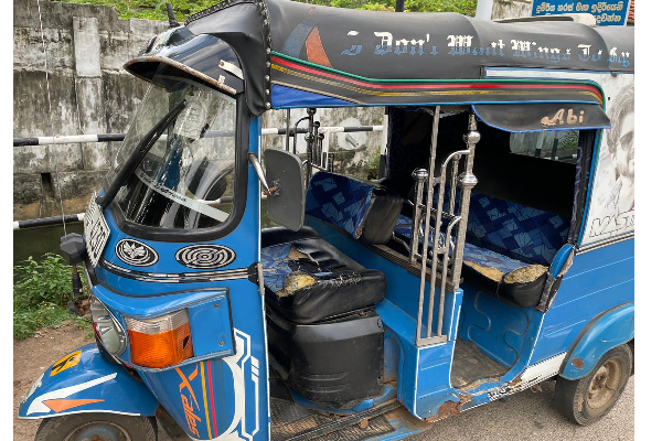 யாழில் பிக்மீ சாரதி ஒருவர் மீது தாக்குதல் | Three Wheeler Drivers Threat Pickme Driver Jaffna