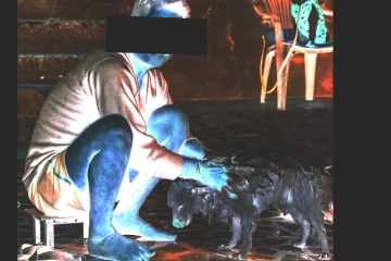 முன்னாள் போராளியை நாய் குளிப்பாட்டவைத்து மகிழ்ச்சிப்பட்டுக்கொள்ளும் தமிழ் அரசியல்வாதி!!