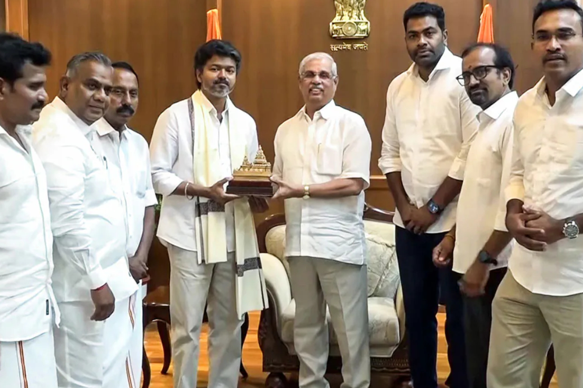 தமிழக அரசியலில் தொடரும் குழப்ப நிலை : சற்று நேரத்தில் வெளியாகவுள்ள அறிவிப்பு | Vijay Meets Governor Again As Tvk Nears Tamil Nadu
