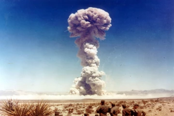 அணு ஆயுத சோதனை நடத்தியுள்ள 8 நாடுகள் - எத்தனை முறை நடைபெற்றுள்ளது?