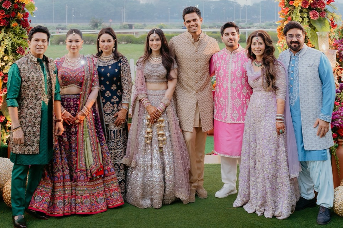 தம்பி கல்யாணத்தில் கவனத்தை ஈர்த்த சச்சின் மகள் சாரா!! புகைப்படங்கள்.. | Sachin Son Arjun Marriage Sara Tendulkar Photos