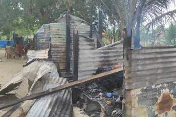 முல்லைத்தீவில் முற்றிலும் எரிந்து சாம்பலான இளம் குடும்பத்தின் வீடு!