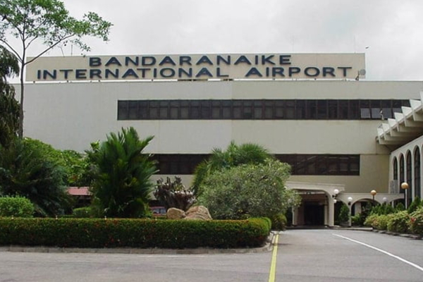 திடீரென ஏற்பட்ட தடை! லண்டனில் இருந்து கட்டுநாயக்க விமான நிலையத்திற்கு அவசர அறிவிப்பு | Sri Lanka Eta Service Temporarily Disrupted London