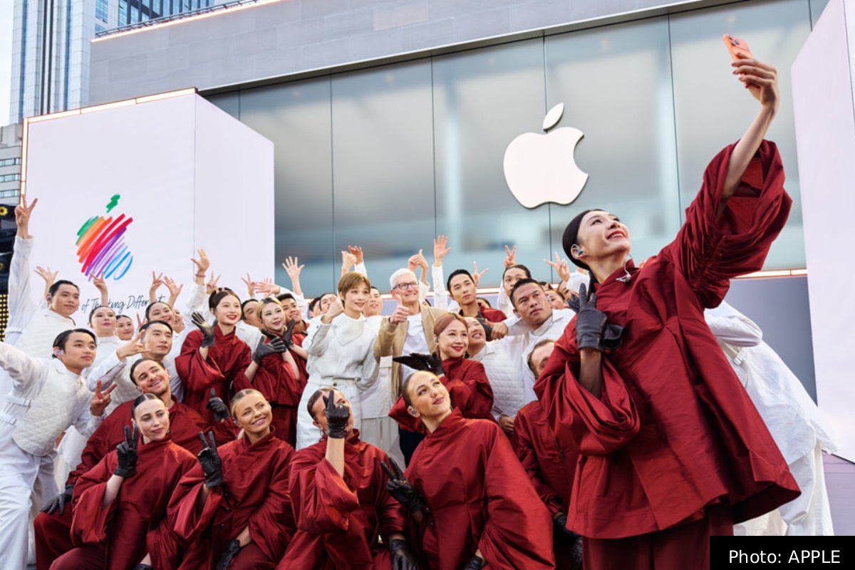 ஆப்பிளின் 50 வது பொன்விழா ஆண்டு: பிரமிப்பூட்டும் iPhone கடந்து வந்த பாதை | Apple Celebrate 50Th Anniversary Iphone Evolution