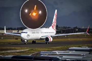 நடுவானில் விமானத்தில் பற்றிய தீயால் பதற்றம்