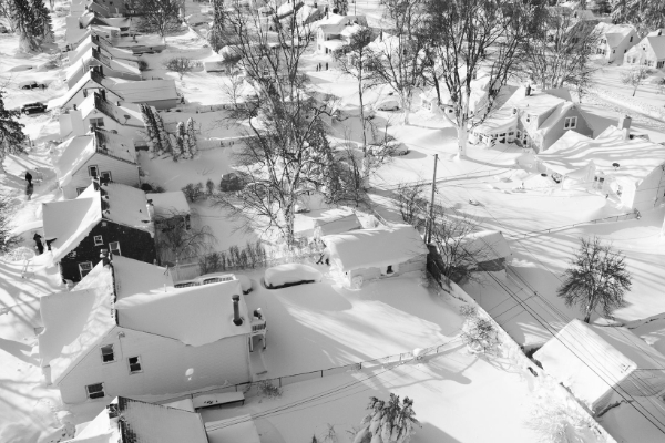 அமெரிக்காவில் கடும் பனிப்புயல் - லட்சக்கணக்கான வீடுகளில் மின்சாரம் தடை | Us Winter Snowstorm Triggers Flight Cancellations அமெரிக்காவில் கடும் பனிப்புயல் - லட்சக்கணக்கான வீடுகளில் மின்சாரம் தடை | Us Winter Snowstorm Triggers Flight Cancellations