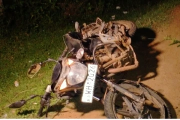 சட்டவிரோத மணல் ஏற்றி வந்த டிப்பர் வாகனம் மோதி விபத்து : ஒருவர் படுகாயம் (Photos)