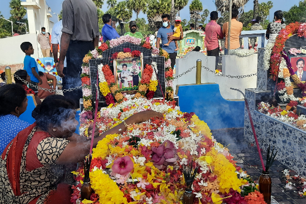 ஆழிப்பேரலையால் உயிரிழந்தவர்களின் 17 ஆவது நினைவு தினம் நாடுபூராகவும் அனுஷ்டிப்பு (படங்கள்) - ஐபிசி தமிழ்